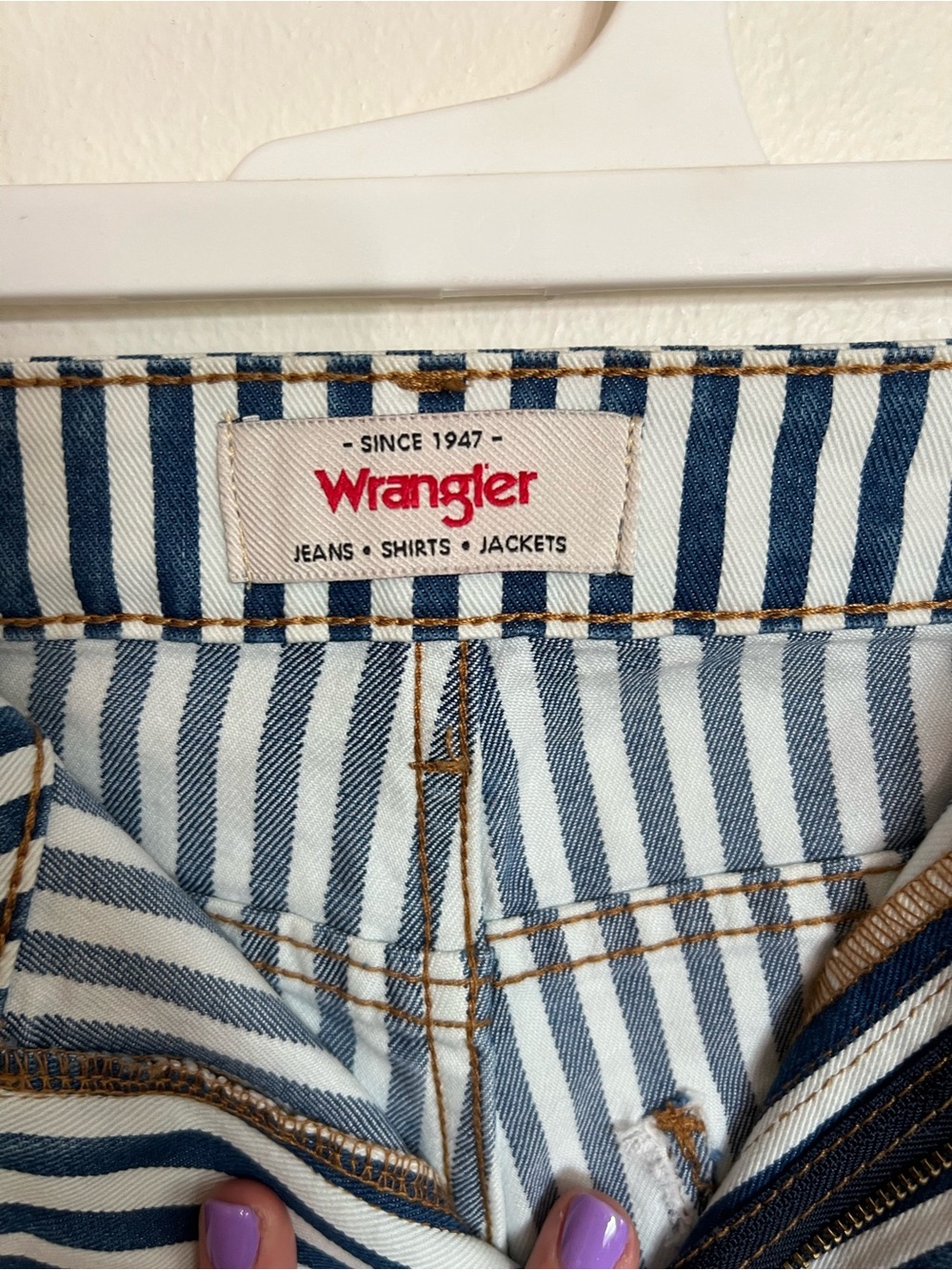 Jeans - Picture 2 of 4